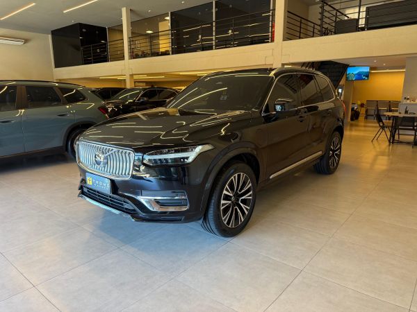 Volvo XC90 Plus 2023